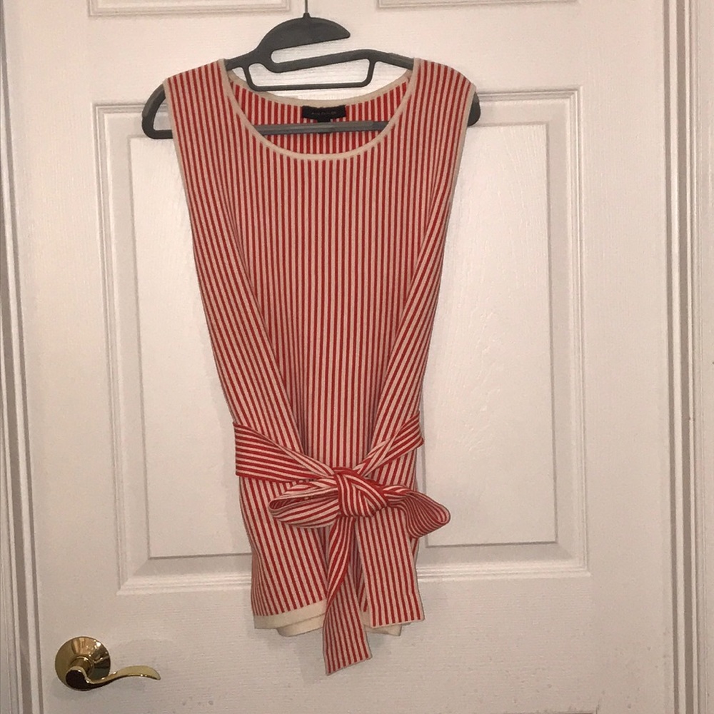 Stripped Sleeveless Sweater